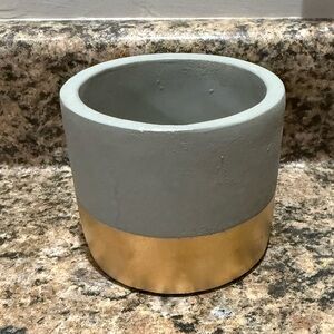 NWT Concrete Planter